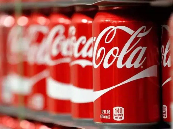 Bộ nhận diện thương hiệu của Coca-Cola luôn nhất quán và dễ nhận biết ngay lập tức, thậm chí vượt xa những gì chúng ta có thể nhìn thấy bằng mắt thường (Ảnh: Internet)