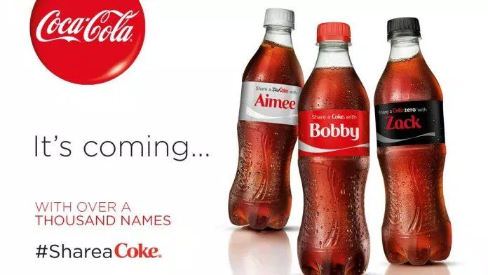 Một trong những chiến dịch tiếp thị toàn cầu thành công và đáng chú ý nhất của Coca Cola là chiến dịch “Share a Coke” (Ảnh: Internet) Một trong những chiến dịch tiếp thị toàn cầu thành công và đáng chú ý nhất của Coca Cola là chiến dịch “Share a Coke” (Ảnh: Internet)