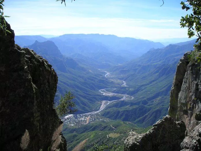 Copper Canyon - nguồn: Internet Copper Canyon - nguồn: Internet