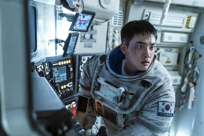 D.O. EXO vào vai phi hành gia Hwang Sun Woo (nguồn: internet) D.O. EXO vào vai phi hành gia Hwang Sun Woo (nguồn: internet)