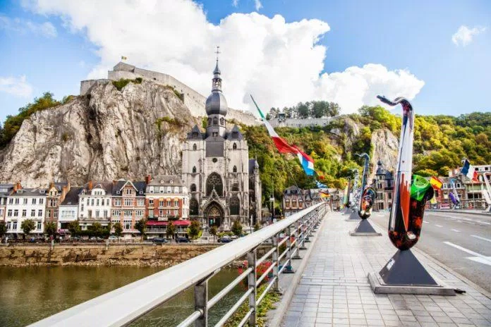 Dinant (Bỉ ) - nguồn: Internet Dinant (Bỉ ) - nguồn: Internet