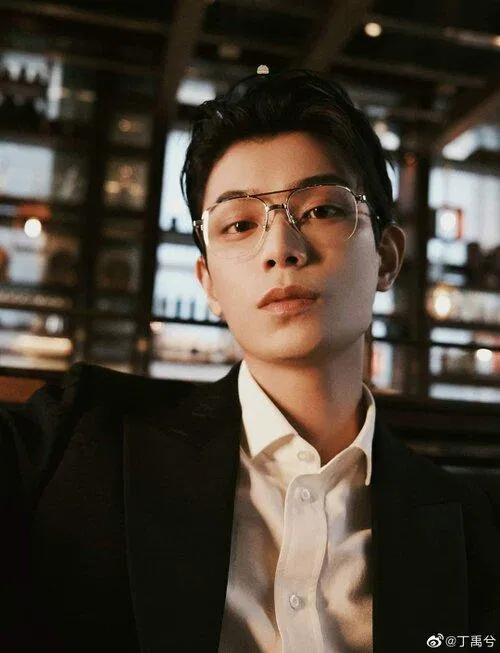 Đinh Vũ Hề từng hợp tác cùng với Triệu Lộ Tư trong bộ phim "Trần Thiên Thiên trong lời đồn". Ảnh: Internet