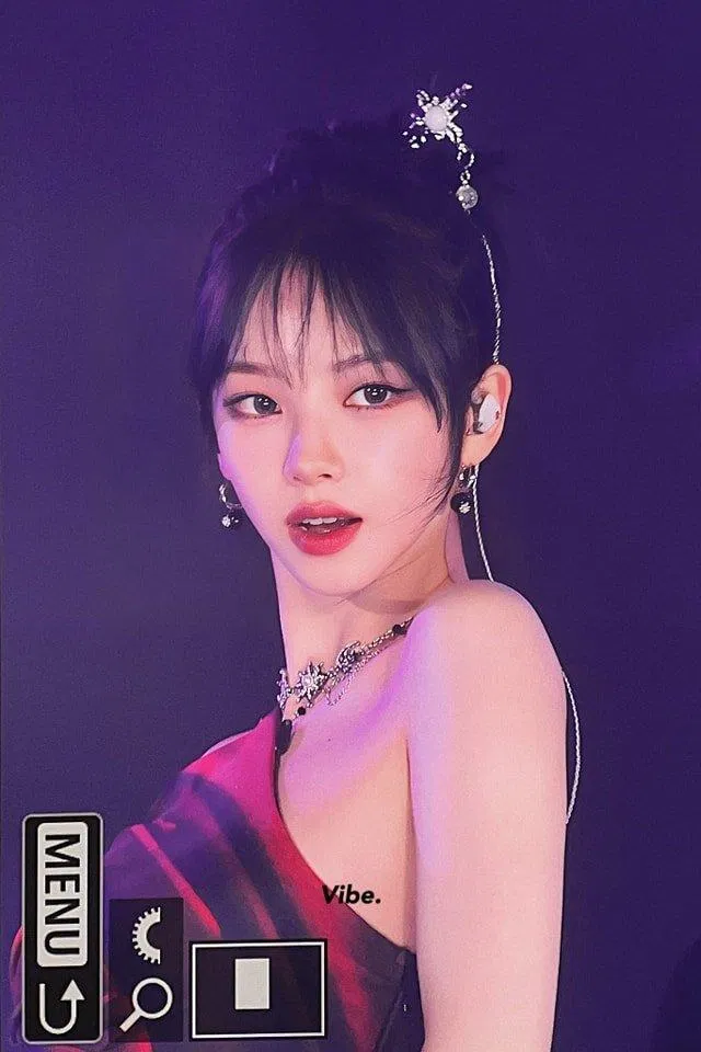 Karina cuốn hút trong sắc đỏ (Ảnh: Internet) Karina cuốn hút trong sắc đỏ (Ảnh: Internet)