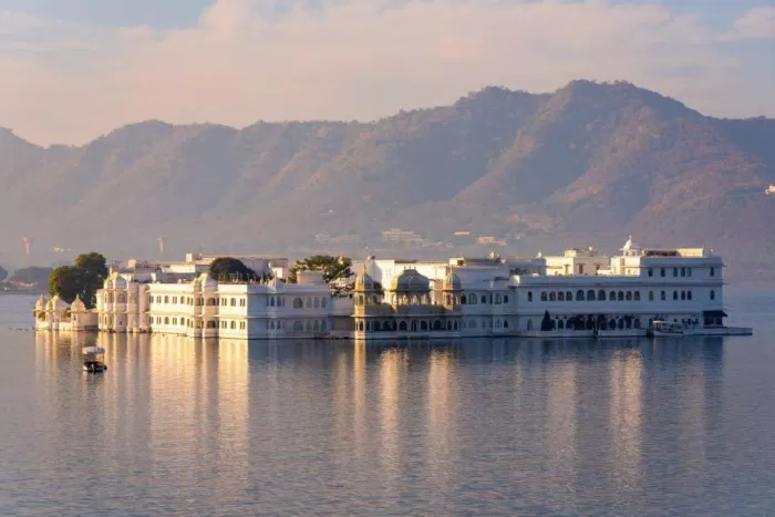 Cung điện Taj Lake tại Ấn Độ (Ảnh: Internet)