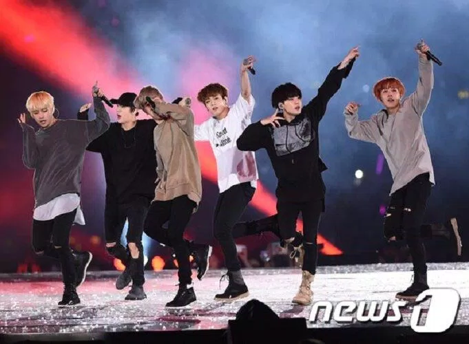 BTS bị cắt sóng màn trình diễn mà không có bất kì thông báo chính thức nào từ nhà đài (Nguồn: Internet)