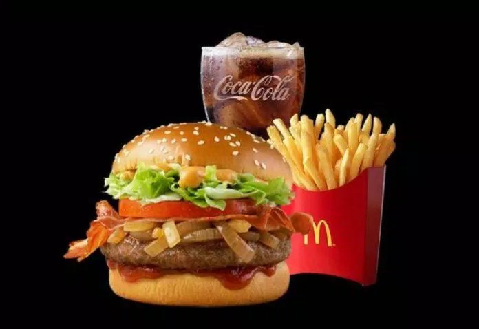 McDonald’s không cạnh tranh lại bánh mì và các món ăn truyền thống khác (Ảnh: Internet)
