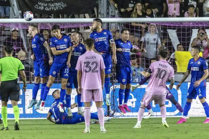 Khoảnh khắc Messi ghi bàn ở phút 94 (Ảnh: Internet) Khoảnh khắc Messi ghi bàn ở phút 94 (Ảnh: Internet)
