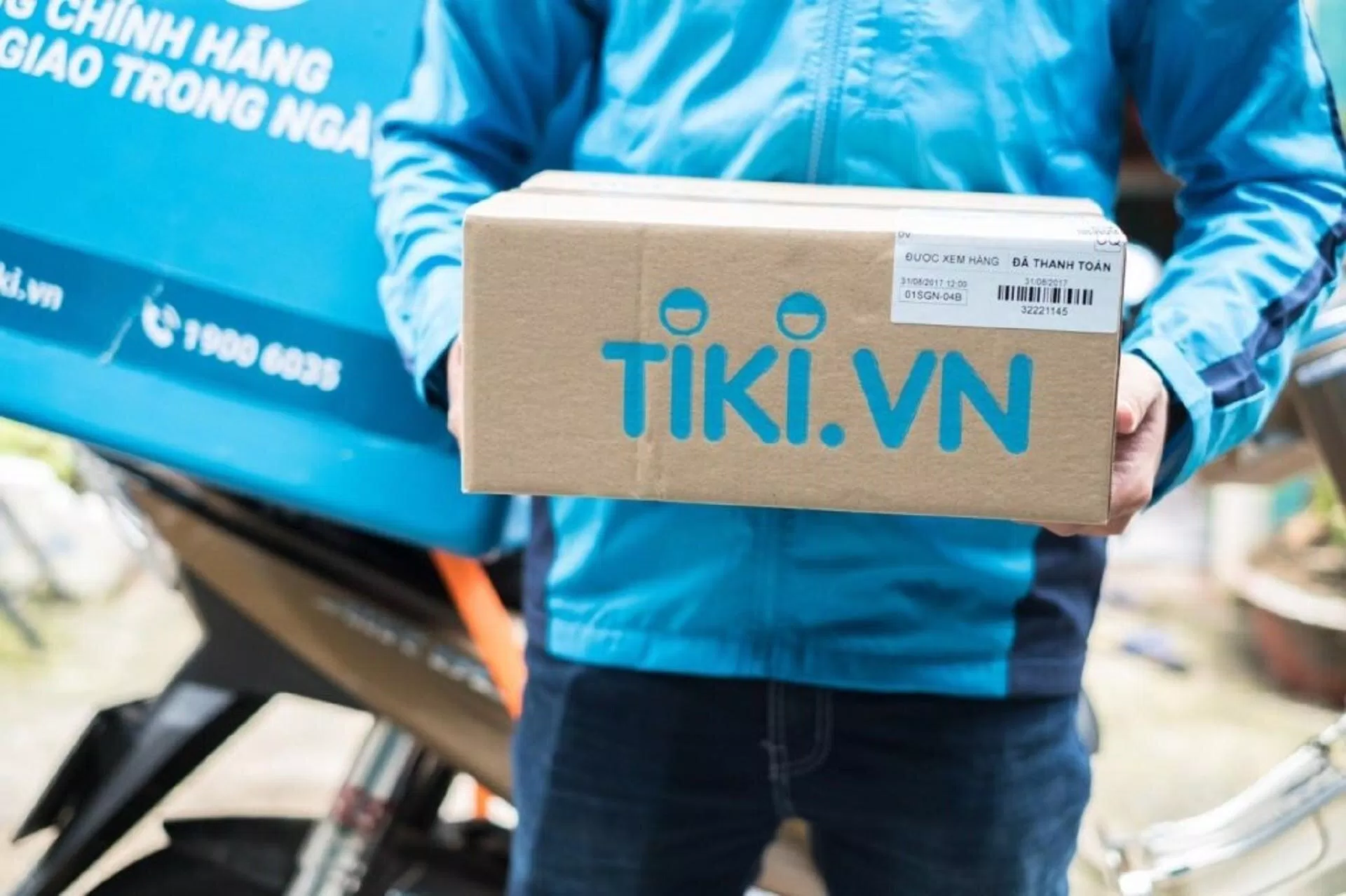 Nhóm tác giả thực hiện khảo sát trực tuyến với những người đang sống và làm việc tại TPHCM từng mua sách trên sàn TMĐT Tiki (Ảnh: Internet) Nhóm tác giả thực hiện khảo sát trực tuyến với những người đang sống và làm việc tại TPHCM từng mua sách trên sàn TMĐT Tiki (Ảnh: Internet)