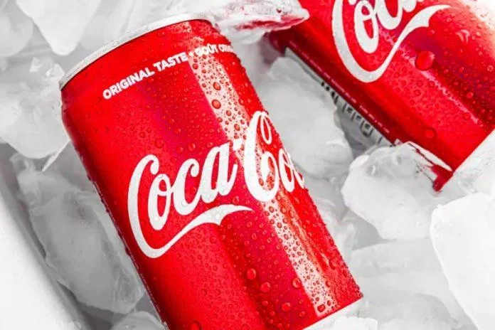 Walmart nói rằng thương hiệu sẽ bán gói 12 lon Coca Cola chỉ với giá 3 USD (Ảnh: Internet) Walmart nói rằng thương hiệu sẽ bán gói 12 lon Coca Cola chỉ với giá 3 USD (Ảnh: Internet)