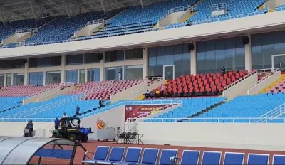 Sân khấu concert tại Mỹ Đình đã bắt đầu được lắp đặt (Ảnh: Internet)