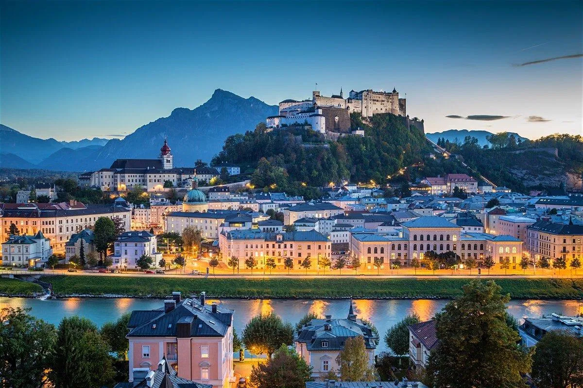 Thành phố Salzburg - nguồn: Internet Thành phố Salzburg - nguồn: Internet