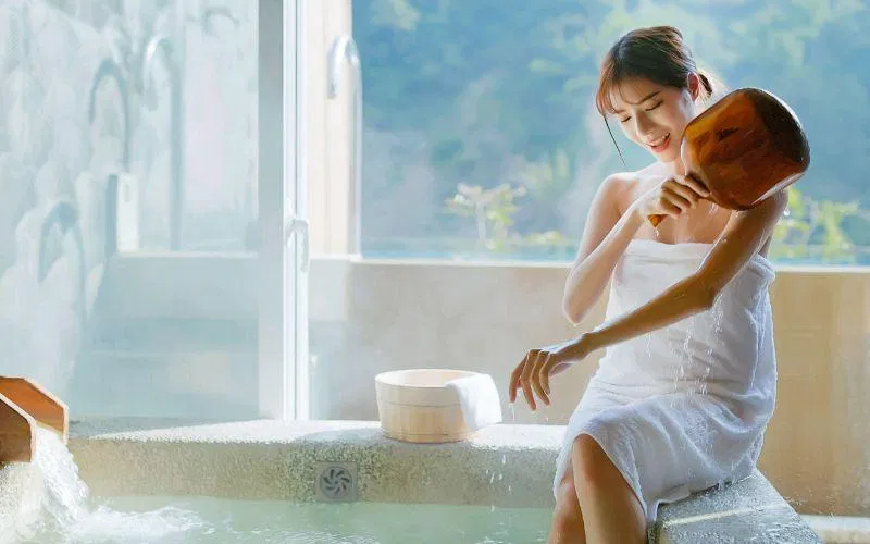 Nhiệt độ nước khi tắm quá nóng sẽ gây hại cho sức khỏe (Nguồn: Internet) Nhiệt độ nước khi tắm quá nóng sẽ gây hại cho sức khỏe (Nguồn: Internet)