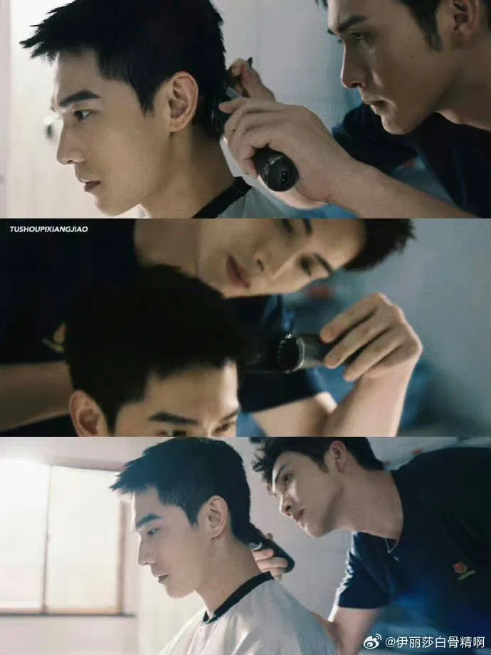 "Tình anh em" của sách Tuấn với Tống Diệm cũng là một điểm nổi bật trong phim. (Ảnh: Internet) "Tình anh em" của sách Tuấn với Tống Diệm cũng là một điểm nổi bật trong phim. (Ảnh: Internet)