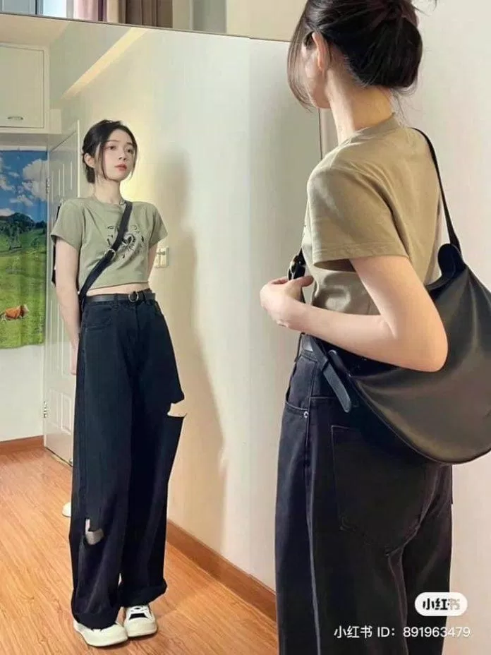 Croptop chiếc áo quốc dân được chị em vô cùng săn đón (Nguồn: Internet) Croptop chiếc áo quốc dân được chị em vô cùng săn đón (Nguồn: Internet)