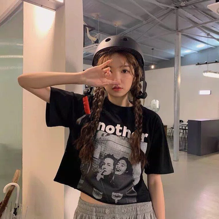 Kiểu croptop cho những cô nàng cá tính ( Nguồn: Internet) Kiểu croptop cho những cô nàng cá tính ( Nguồn: Internet)