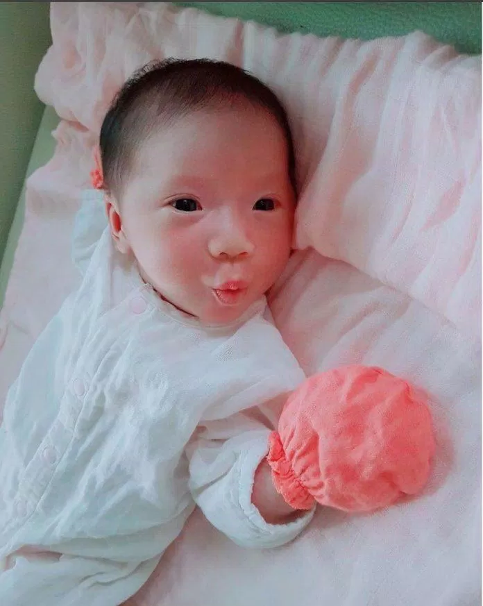 Cici chúm chím môi trước nhiều ngỡ ngàng khi chỉ mới được vài tháng tuổi (Nguồn: Internet) Cici chúm chím môi trước nhiều ngỡ ngàng khi chỉ mới được vài tháng tuổi (Nguồn: Internet)