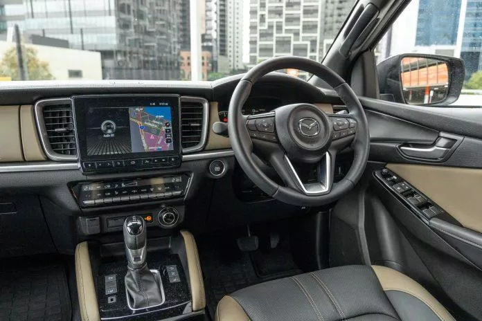 Mazda BT-50 2023: Giá xe lăn bánh & đánh giá thông số (Ảnh: Internet) Mazda BT-50 2023: Giá xe lăn bánh & đánh giá thông số (Ảnh: Internet)
