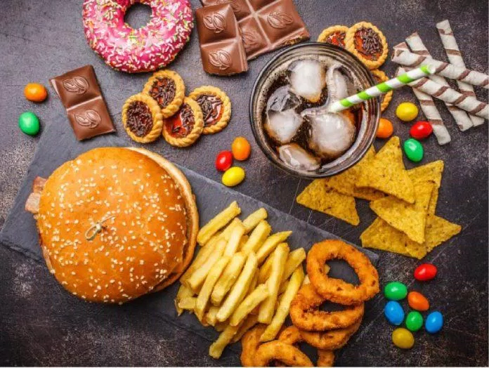 Cheat meal, cheat day hợp lí để giảm cân hiệu quả (Nguồn: Internet) Cheat meal, cheat day hợp lí để giảm cân hiệu quả (Nguồn: Internet)