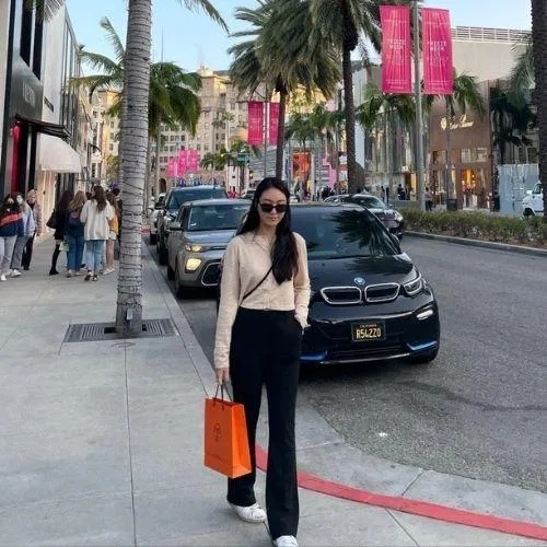 Alice sở hữu đôi chân dài ấn tượng (Nguồn: Internet)