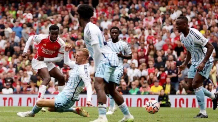 Tiền đạo trẻ Nketiah mở tỷ số giúp Arsenal sau pha xoay người kiến tạo của Martinelli (nguồn ảnh: Internet) Tiền đạo trẻ Nketiah mở tỷ số giúp Arsenal sau pha xoay người kiến tạo của Martinelli (nguồn ảnh: Internet)