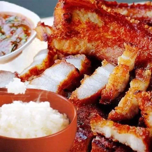 Ba rọi chiên có thể ăn cùng cơm hoặc xôi (Nguồn: Internet)
