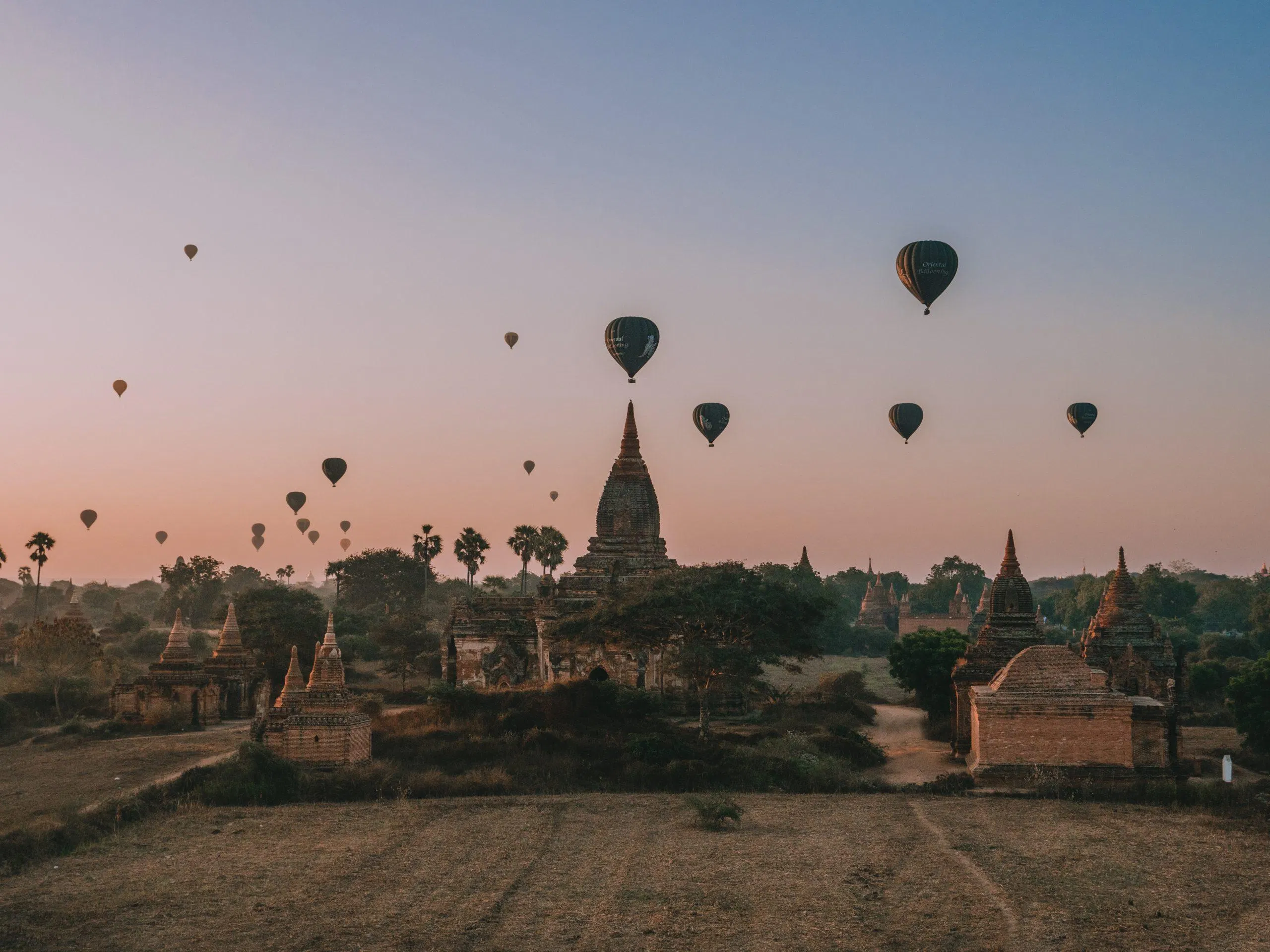 Bình minh ở Borobudur – Nguồn: Internet