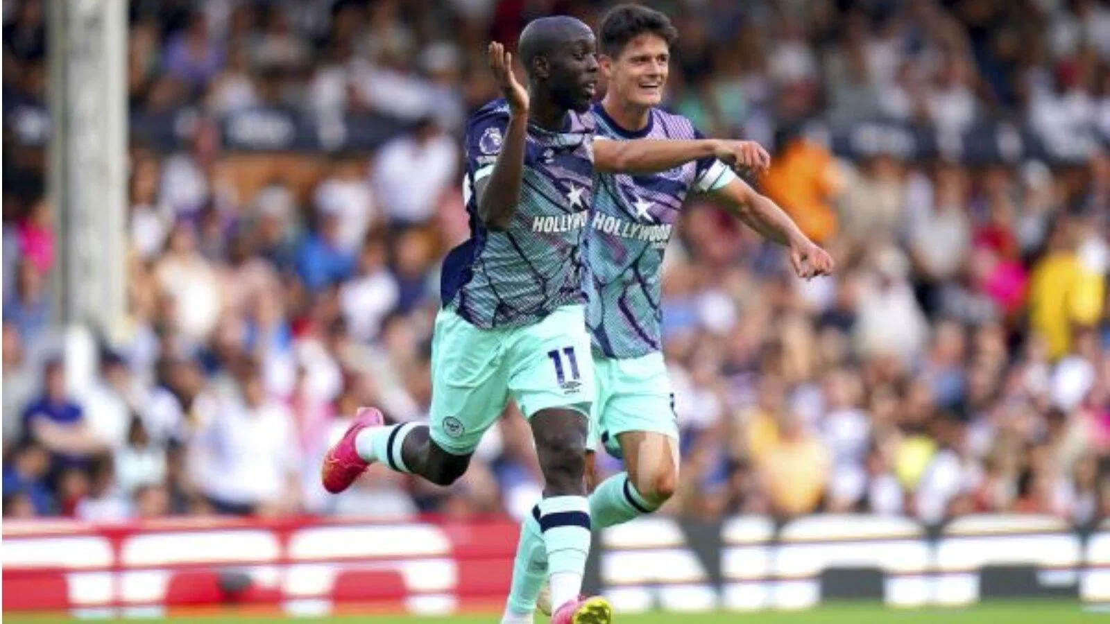 Mbeumo lập cú đúp giúp Brentford có chiến thắng cách biệt (nguồn ảnh: Internet) Mbeumo lập cú đúp giúp Brentford có chiến thắng cách biệt (nguồn ảnh: Internet)