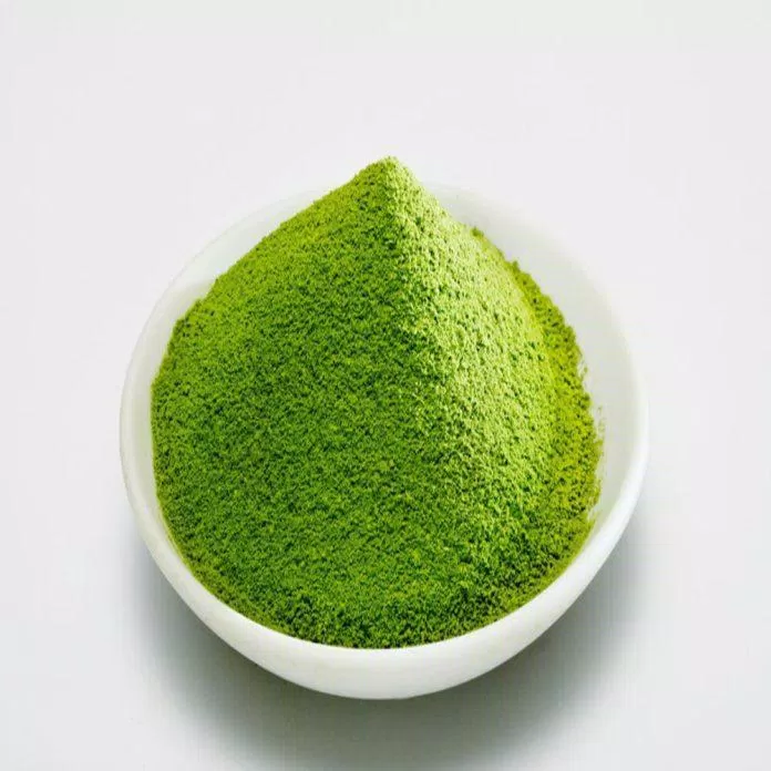 Có thể sử dụng các sản phẩm dưỡng da có thành phần trà xanh (Nguồn: Internet)
