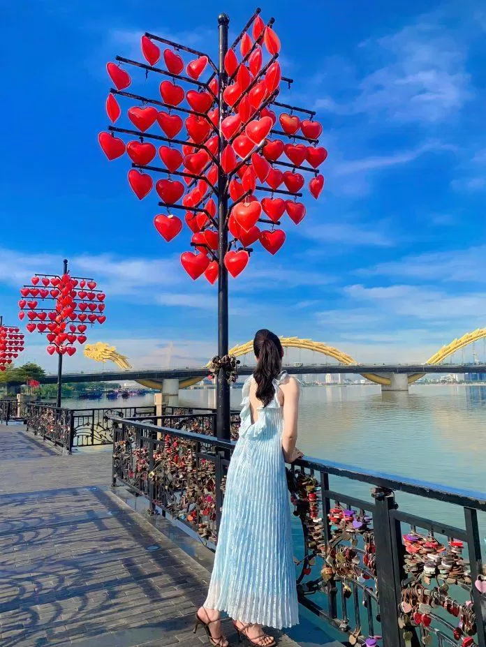 Cầu tình yêu (Ảnh: Internet) Cầu tình yêu (Ảnh: Internet)