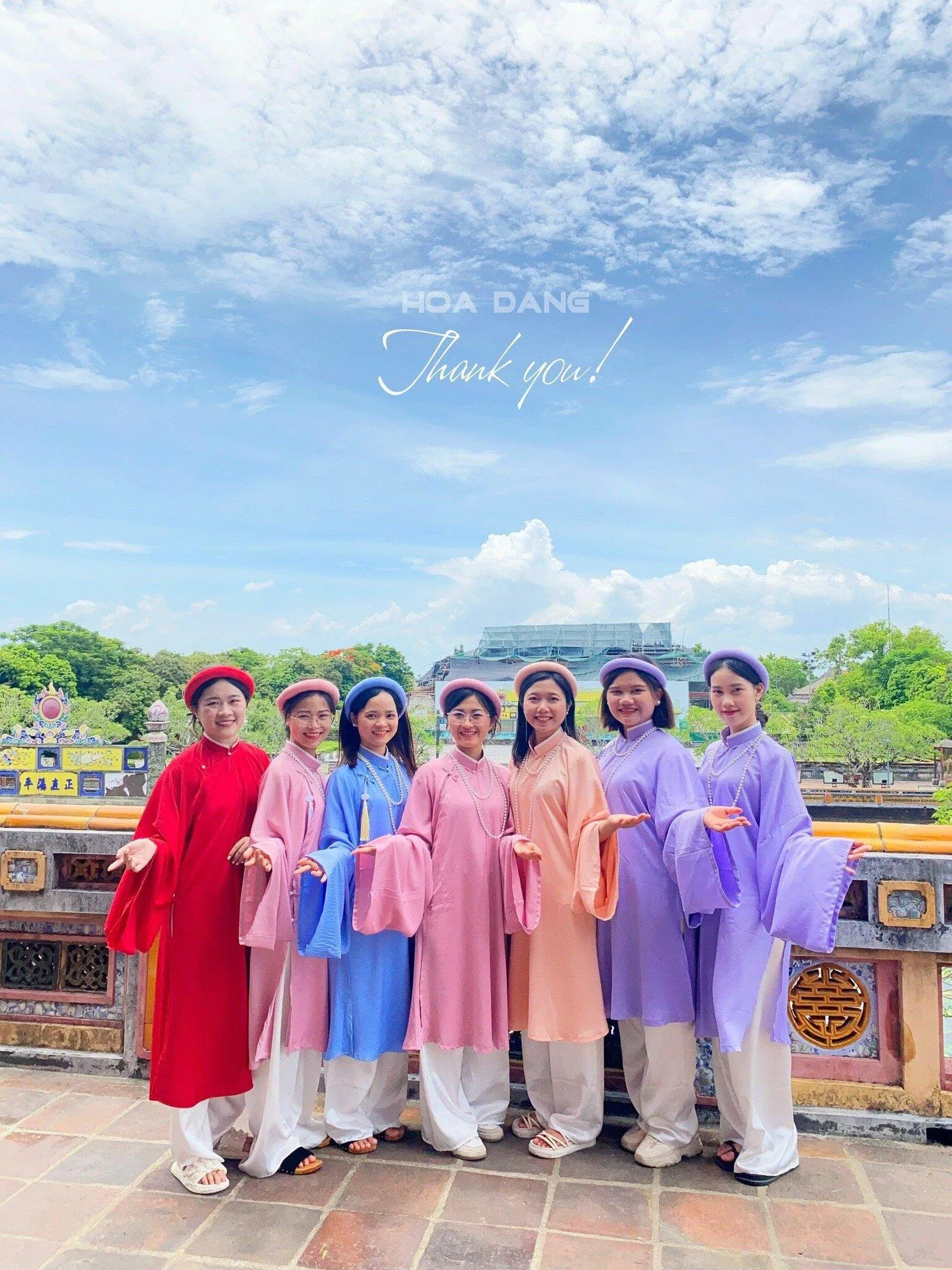 Cổ phục Cung Đình Huế HoaDang có mẫu mã đa dạng (Nguồn: internet) Cổ phục Cung Đình Huế HoaDang có mẫu mã đa dạng (Nguồn: internet)