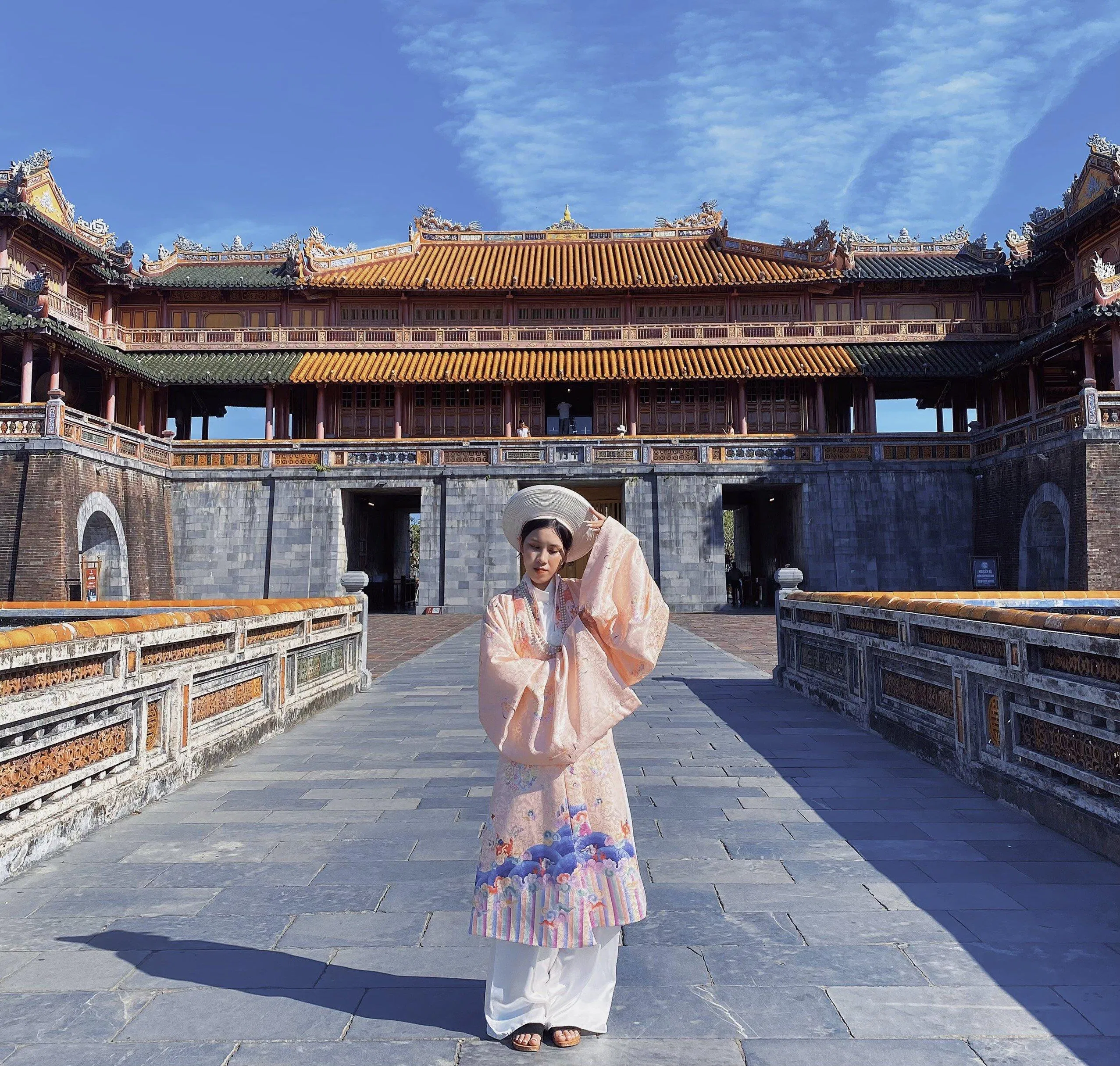 Trải nghiệm dịch vụ tuyệt vời tại Cổ Phục Cung Đình Huế HoaDang (Nguồn: tác giả) Trải nghiệm dịch vụ tuyệt vời tại Cổ Phục Cung Đình Huế HoaDang (Nguồn: tác giả)