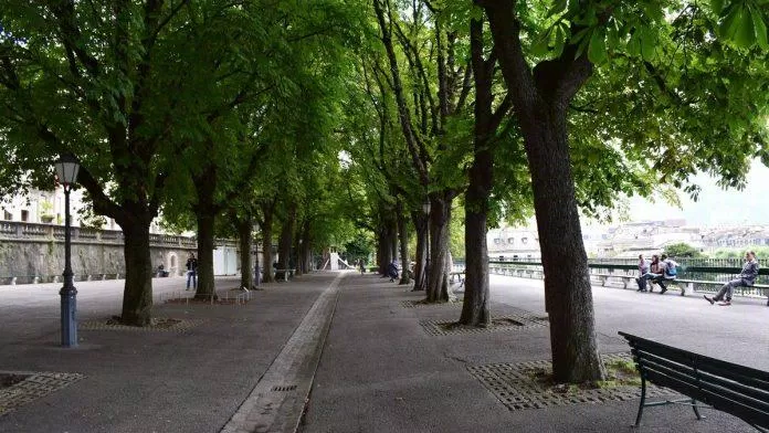 Công viên Bông Sen (Parc des Bastions) - nguồn: Internet Công viên Bông Sen (Parc des Bastions) - nguồn: Internet