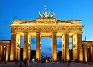 Cửa Đại thành Berlin (Brandenburg Gate)