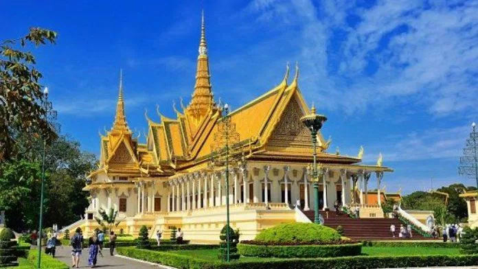 Cung điện hoàng gia - nguồn: Internet Cung điện hoàng gia - nguồn: Internet