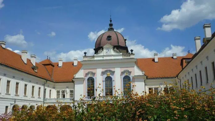 Cung điện hoàng gia Gödöllő - nguồn: Internet
