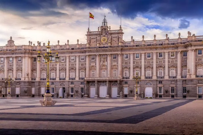 Cung điện Hoàng gia Madrid (Palacio Real de Madrid)