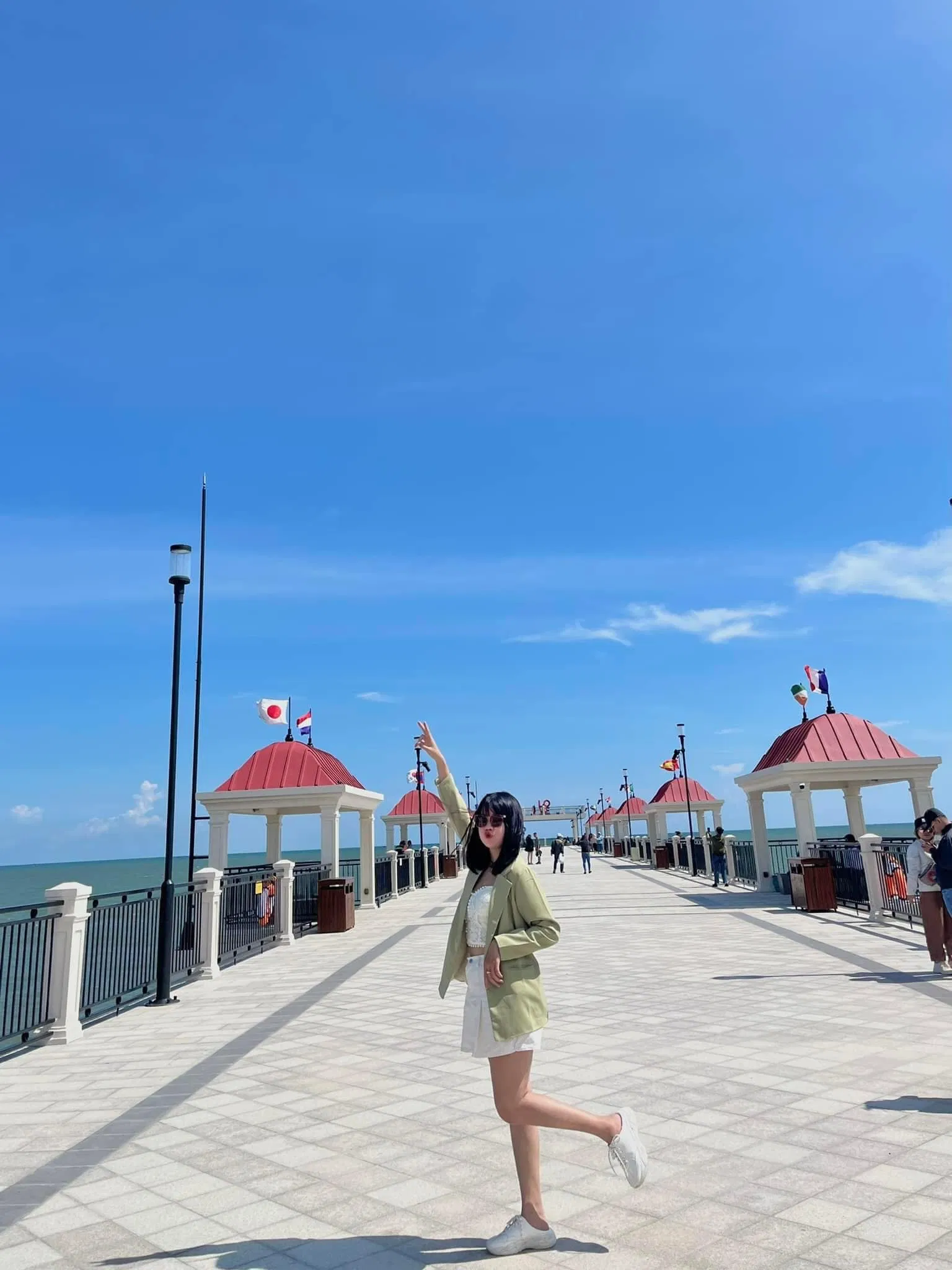 Hamptons Pier (Cầu ngắm biển). Ảnh: Internet Hamptons Pier (Cầu ngắm biển). Ảnh: Internet