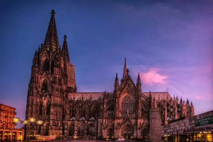 Dom Cologne (Kölner Dom) - nguồn: Internet Dom Cologne (Kölner Dom) - nguồn: Internet