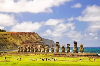 Easter Island (Rapa Nui) - nguồn: Internet Easter Island (Rapa Nui) - nguồn: Internet