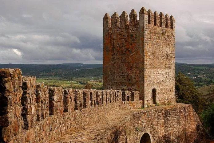 Một lâu đài thời Trung cổ - Nguồn: Internet