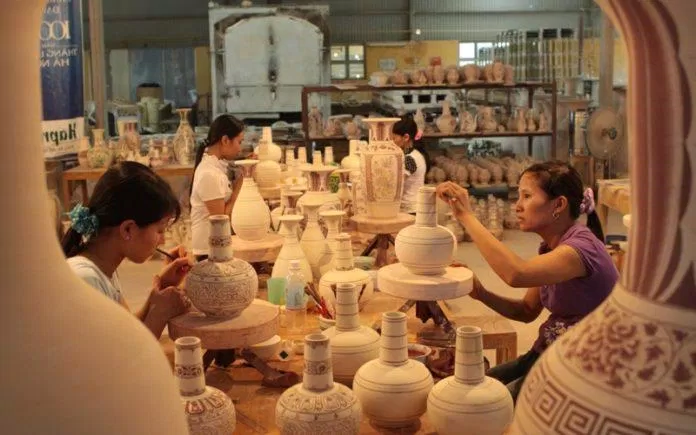 Làng gốm Bát Tràng (Nguồn: Internet) Làng gốm Bát Tràng (Nguồn: Internet)