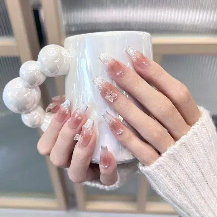 Mẫu nail cô dâu đẹp hot trend nhất 2023 (Ảnh: Internet)