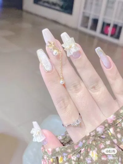 Mẫu nail cô dâu sang trọng nhất (Ảnh: Internet) Mẫu nail cô dâu sang trọng nhất (Ảnh: Internet)