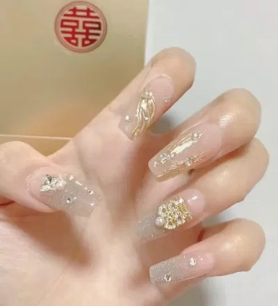 Mẫu nail cô dâu sang trọng nhất (Ảnh: Internet)