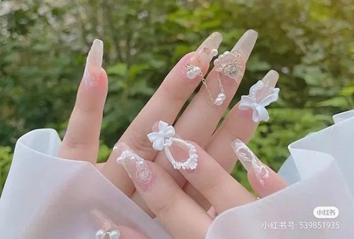 Mẫu nail cô dâu sang trọng nhất (Ảnh: Internet)