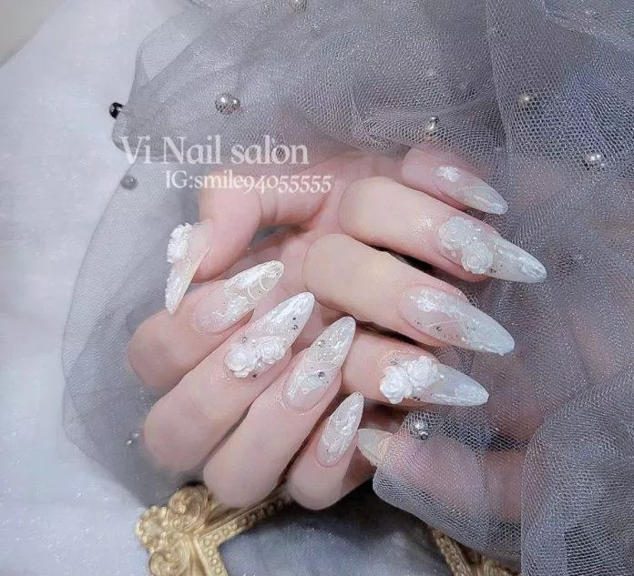Mẫu nail cô dâu sang trọng nhất (Ảnh: Internet) Mẫu nail cô dâu sang trọng nhất (Ảnh: Internet)