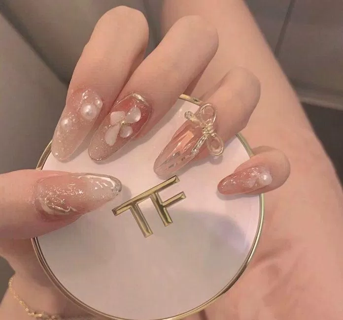 Mẫu nail cô dâu sang trọng nhất (Ảnh: Internet)