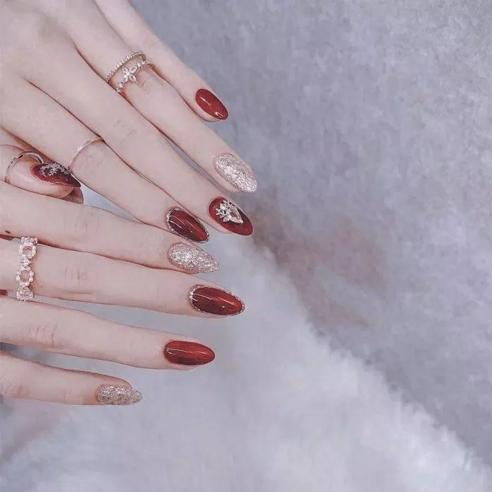 Mẫu nail cô dâu đỏ cho váy cưới truyền thống (Ảnh: Internet)