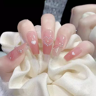 Mẫu nail cô dâu đẹp hot trend nhất 2023 (Ảnh: Internet)