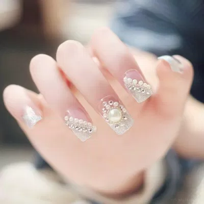 Mẫu nail cô dâu sang trọng nhất (Ảnh: Internet)